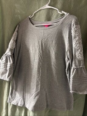 Lilly  Pulitzer Women’s Gray Embroidered Bell Sleeve Knit Top